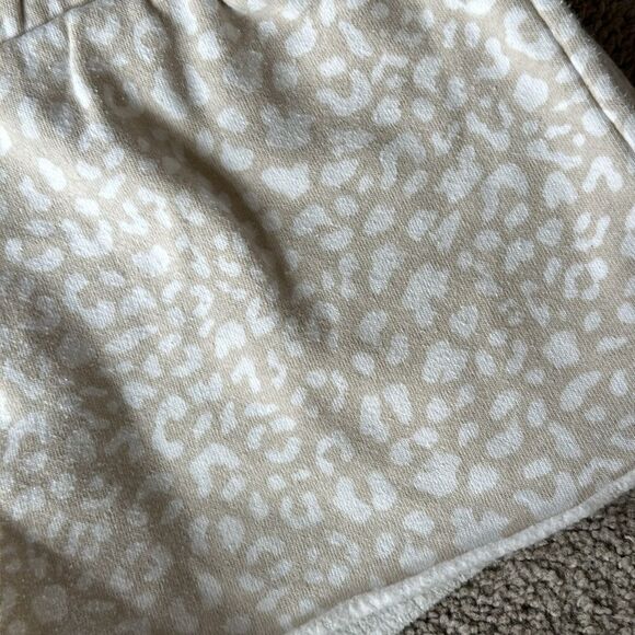 Colsie Leopard Print Fleece Shorts! - Picture 5 of 6